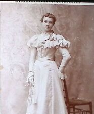 C1880/90s Cabinet Card Morris, IL Gorgeous Woman Victorian Lace Dress Corset Fan picture