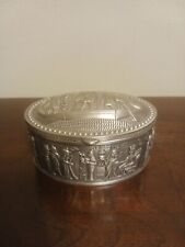 Marvelous Pharaonic jewelry box with the Egyptian decorations, made in Egypt. picture