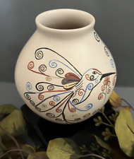 Mata Ortiz Pottery Lupita Quezada White Clay Hand Painted Hummingbird Mexican picture