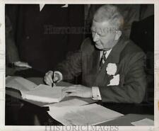 1949 Press Photo James H. Duff Signing Documents - pnx00046 picture