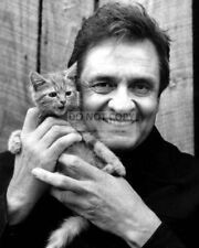 JOHNNY CASH HOLDING A KITTEN - 8X10 PHOTO (RT-460) picture