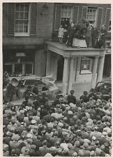 25 June 1945 press photo - Churchill delivering a campaign speech from a rooftop picture
