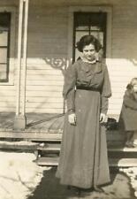 PS429 Vtg Photo STANDING IN FRONT PORCH SHADOWS, MOTHER CHILD c 1920's picture