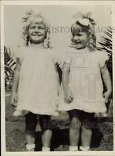 1933 Press Photo Sisters Donna & Bonnie Brown celebrate holiday birthdays, CA picture