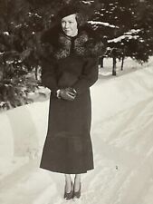 XG Photograph Pretty Woman High Heel Shoes Portrait The Snow Black Dress 1940s picture