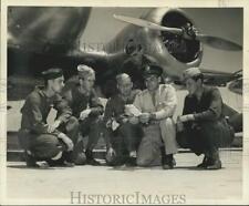 1942 Press Photo Aviation Instructor Gives Army Cadets Instructions, Texas picture