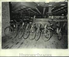 1975 Press Photo New Orleans-All types of bicycles are sold at The Plaza picture