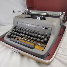 Vintage Royal Quiet DeLuxe Typewriter W/ Original Case TESTED Appears to Work picture
