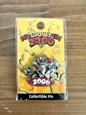 Mil-Looney-Um Looney Tunes 2000 Collectible Enamel Pin Daffy Bugs Tweety Marvin picture