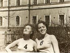 1950s Beauty Girls Pretty Women Female Athletes Numbered shirts Vintage Photo picture