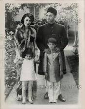 1967 Press Photo India's new Nizam, Barkat Ali Khan with his family in Hyderabad picture