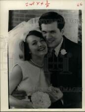 1966 Press Photo Newlyweds Mr. and Mrs. William Arvin (Marie Cheatham) picture