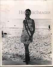 1968 Press Photo Pamela Pall, Miss World U.S.A in a beach in Puerto Rico picture