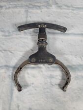 Vintage Argus MFG Co The Iron Claw Handcuff 6866 Chicago ILL USA Working  picture