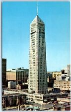 Postcard - The Foshay Tower, Minneapolis, Minnesota, USA picture