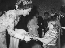 Royalty Queen Elizabeth II Leicester Square Theatre, London 1974 OLD PHOTO picture