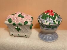 Papel Giftware Gardenscape Floral Salt & Pepper Shakers Hand Painted - Read picture
