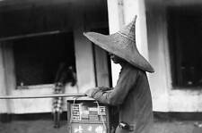 Malaysia Malacca chinese haberdasher with asian straw hat 1910 OLD PHOTO picture