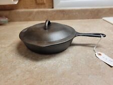 Lodge #6 skillet single notch raised molders mark with lid picture