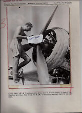 British v. Italy Bomber RAF Mechanic Egypt 1940 Photo picture