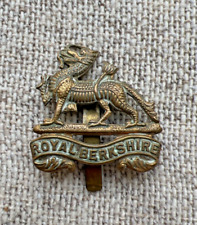 WW1 / WW2 British Royal Berkshire regiment cap badge picture