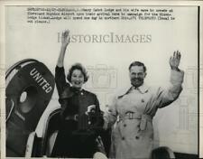 1960 Press Photo Henry Cabot Lodge and wife at Cleveland Hopkins Airport. picture