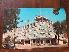 The New Milwaukee Inn overlooking Lake Michigan Wisconsin Postcard picture