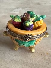 Limoges France Peint Main Trinket Box Grapes? Porcelain, Chamart Exclusive picture
