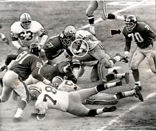LG989 1963 Wire Photo GREEN BAY PACKERS NEW YORK GIANTS Football Tackle Play picture