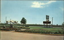 Henry Field's New Garden Center ~ Shenandoah Iowa IA ~ 1950s-60s postcard picture