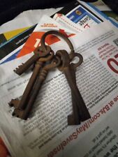 LOT OF 5 Antique  Cast Iron Steel Skeleton Key Lock Keys ON Vintage RING Rare  picture
