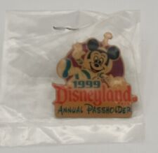 Disneyland Official Pin Trading Vintage 1999 Annual Passport Holder Pin picture