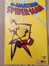 AMAZING SPIDERMAN 1 SKOTTIE YOUNG VARIANT NM EXCLUSIVE YELLOW TRADE vol 6 2022 picture