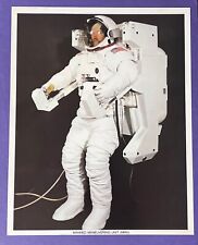 MMU / MANNED MANEUVERING UNIT NASA RELEASED 8 X 10 COLOR LITHO SPACE SHUTTLE ERA picture