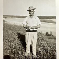 VINTAGE PHOTO St. Louis River Minnesota 1952 handsome man fedora Original Snap picture