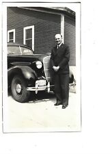 Original Vintage Photo Handsome Man In Front of 1935 Oldsmobile Illinois Tag picture