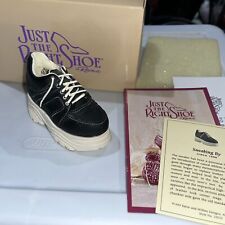 VTG Just The Right Shoe “Sneaking By” #25035 Raine Willitts 1999 Miniature Shoe picture