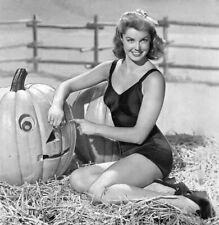 Esther Williams Halloween Studio Photo Poster Framing Print 8 x 10 picture