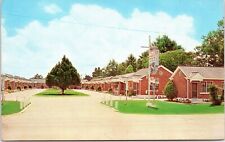 Motel Dixie, Hattiesburg, Mississippi - c1950s Chrome Postcard- Roadside picture