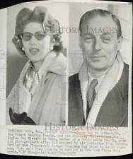 1957 Press Photo Baron Guy de Rothschild and his fiancée Marie Helene Van Zuylen picture