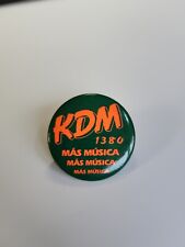 KDM 1380 Mas Musica Mas Musica Mas Musica Button Pin WKDM Radio New York 1.25