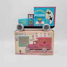 warner Bros. Old fashioned tin truck Sylvesters bird catching service truck picture