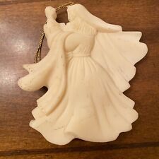 Avon Season’s Joy Ornament Mother Child Cast Resin Christmas Mary Baby Jesus A31 picture