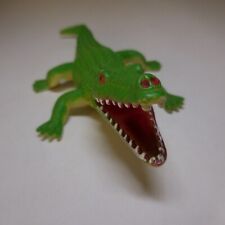 N9620 Alligator caiman crocodile figurine wild reptile green white picture