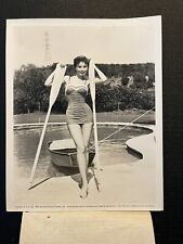 1955 Press Photo WOW Actress Jeanne Crain Models Bathing Suit Cheesecake Pose picture