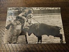 Postcard Tarjeta Postal Espana Spain Bullfighting RPPC Un Buen Puyazo Scene picture