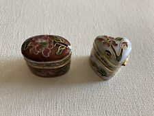A SET OF 2 ENAMEL CLOISONNE MINIATURE PILL BOXES. TRINKETS/JEWELRY/COLLECTIBLES. picture