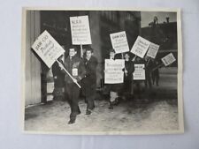 1945 Press Photograph Photo UAW CIO Workers Protest Charles T Douds Removal  picture