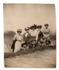 PH85 Nicely Dressed Women Woman Large Hats Dresses Grass Vintage Snapshot Photo picture