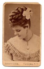 ANTIQUE CDV CIRCA 1870s GURNEY & SON GORGEOUS YOUNG THEATER ACTRESS NEW YORK picture
